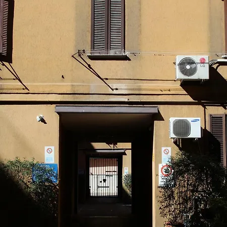 Viale Monza 83 *
